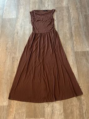 Women’s Chocolate Brown Drop Waist Maxi Dress with Pockets. Size: S